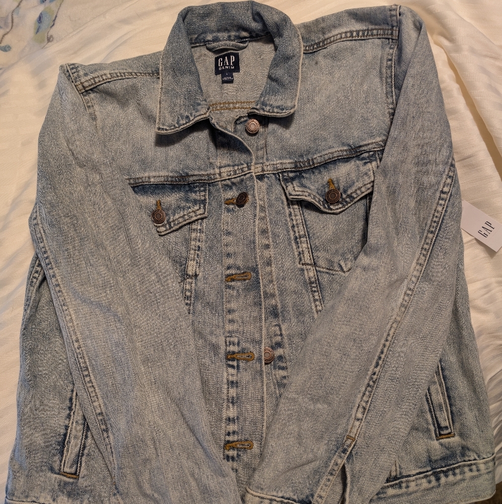*NWT* GAP Women's Size Large Distressed Denim Jacket